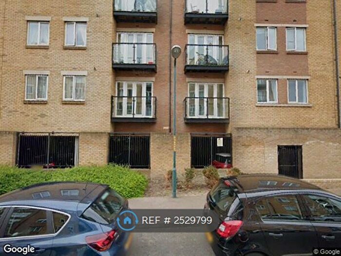 2 Bedroom Flat To Rent In Griffin Court, Northfleet, Gravesend, DA11