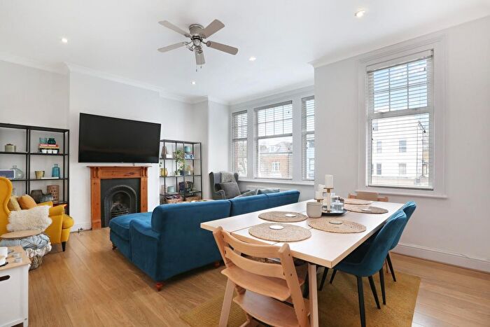 3 Bedroom Flat For Sale In Stanstead Road, London, SE23
