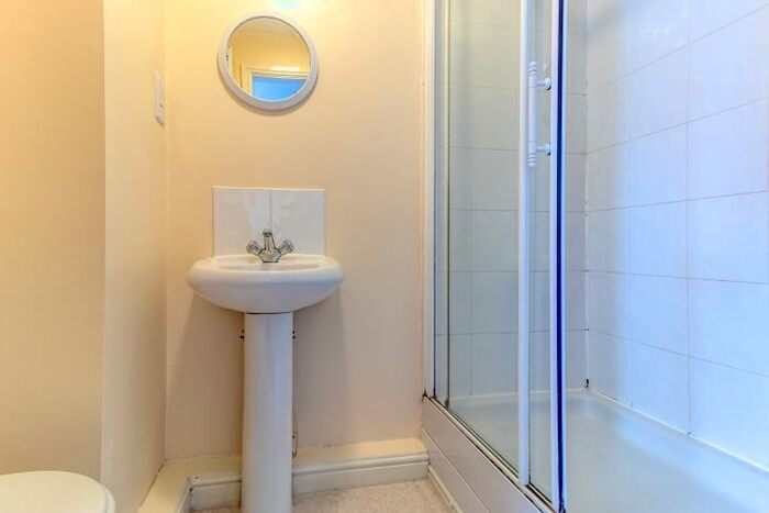 2 Bedroom Apartment To Rent In Padbury Drive, Banbury, OX16
