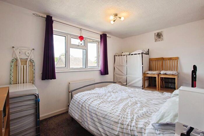 2 Bedroom Semi-Detached House For Sale In Wood Link, Nottingham, NG6