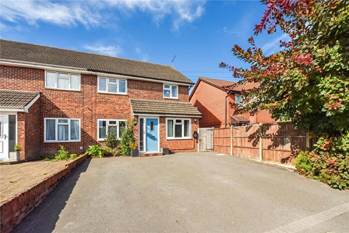 3 Bedroom Semi-Detached House For Sale In Princes Road, Petersfield, Hampshire, GU32