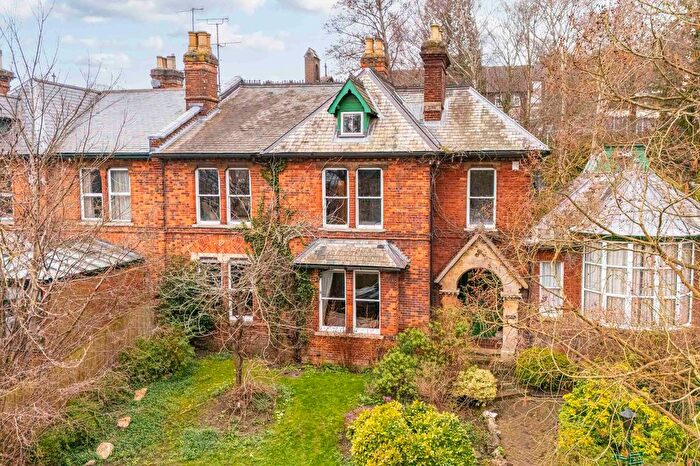 6 Bedroom Property For Sale In Amersham Hill, High Wycombe, HP13