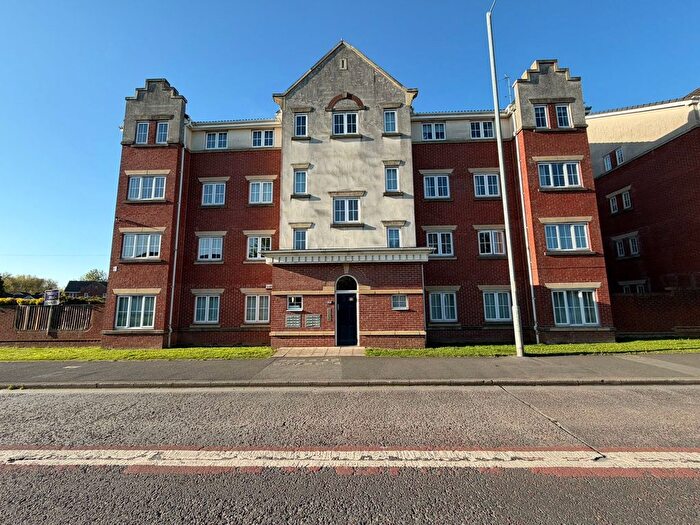 2 Bedroom Flat To Rent In Hyde Road, Manchester, M12