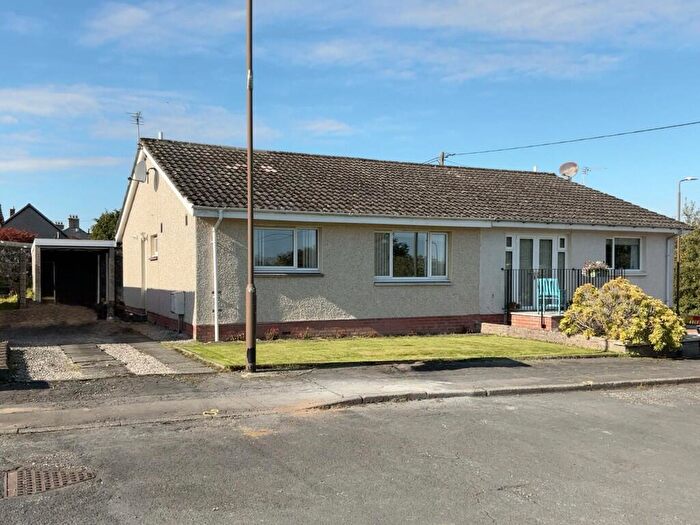 3 Bedroom Semi-Detached Bungalow To Rent In Forthview Gardens, FK2