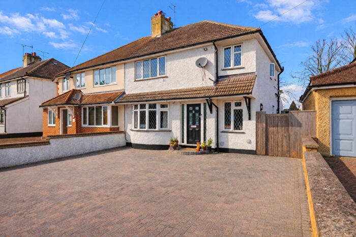 4 Bedroom Semi-Detached House For Sale In St. Annes Road, London Colney, St. Albans, Hertfordshire, AL2