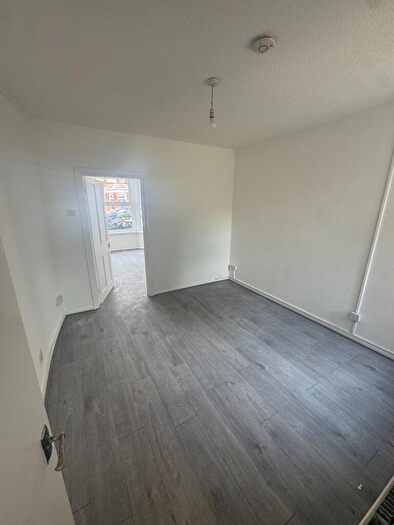 1 Bedroom Apartment To Rent In Ground Floor Flat In Ridgway Road, Luton, LU2