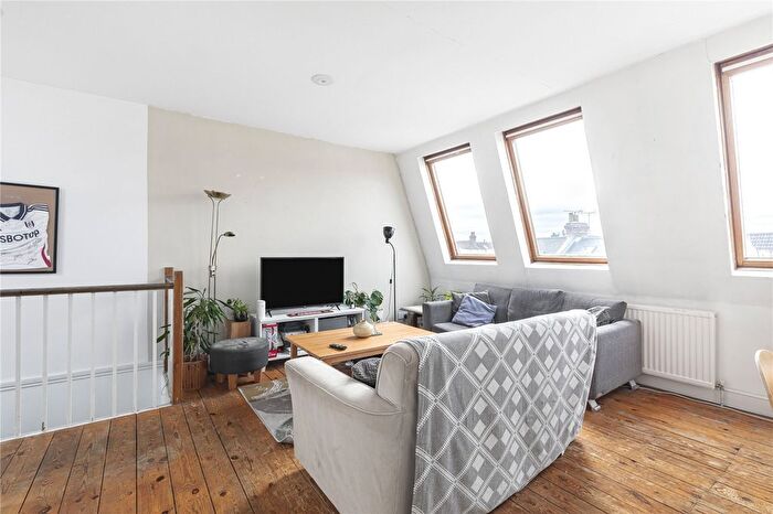 3 Bedroom Flat For Sale In Munster Road, Fulham, SW6