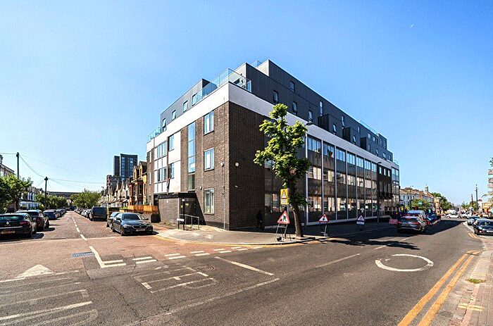 Studio For Sale In - Church Hill, London, E17