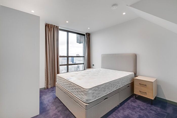 2 Bedroom Flat To Rent In St. Leonards Road, London, E14