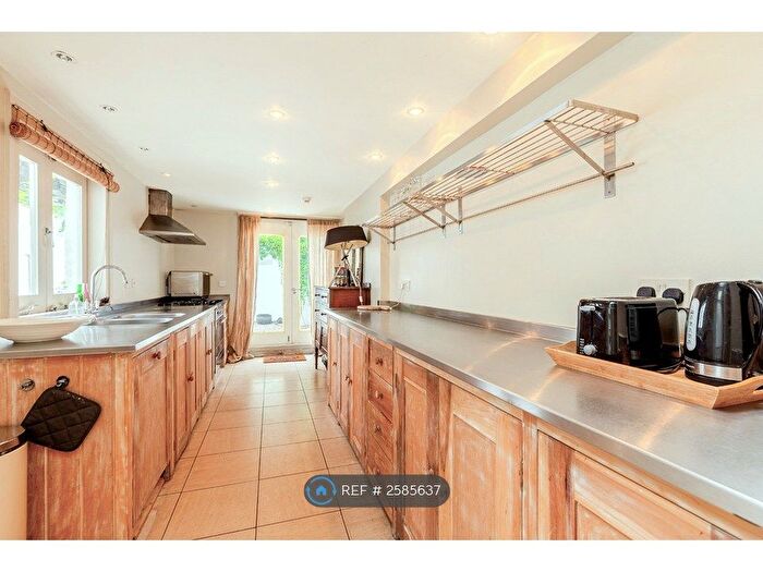 4 Bedroom Terraced House To Rent In Gifford Street, London, N1