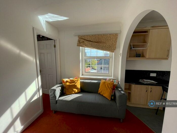 4 Bedroom Detached House To Rent In Pennsylvania Road, Exeter, EX4