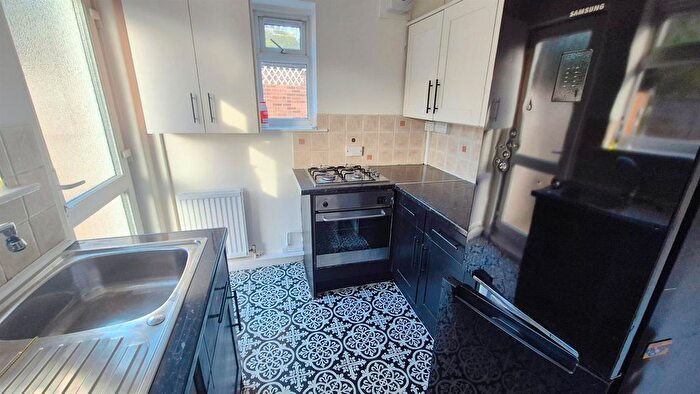 2 Bedroom Maisonette To Rent In Redesdale Gardens, Isleworth, TW7