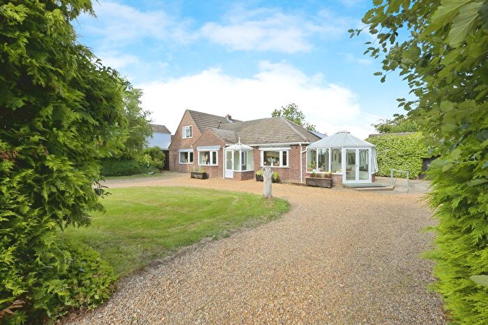 5 Bedroom Bungalow For Sale In Inkerson Fen, Common Road, Throckenholt, PE12