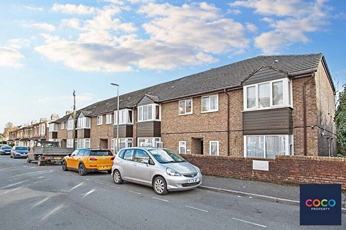 1 Bedroom Flat To Rent In Cambridge Road, Victoria Court Cambridge Road, DT1