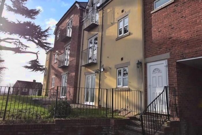 2 Bedroom Flat To Rent In Cedar Court, Hereford, Hereford, HR1