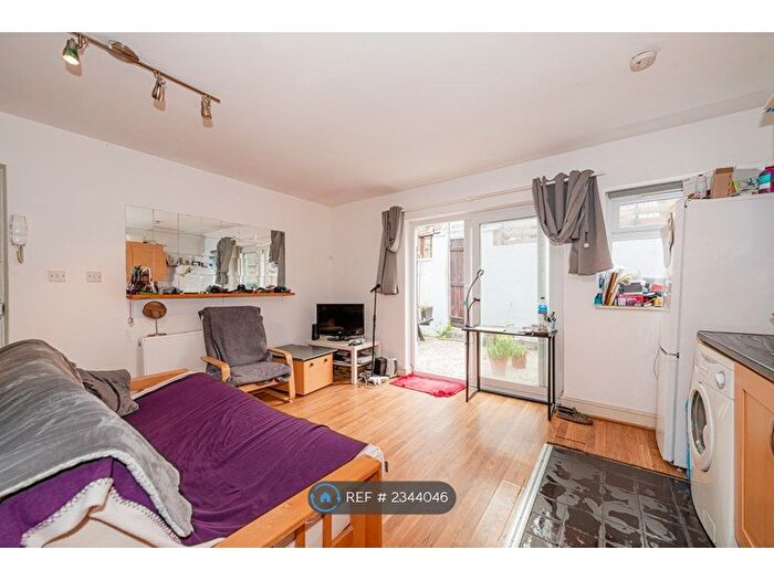 1 Bedroom Flat To Rent In Tottenham Lane, London, N8