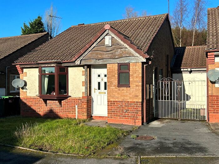 2 Bedroom Bungalow For Sale In Johnsons Grove, Oldbury, B68