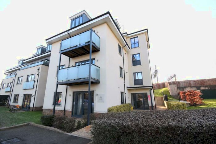 3 Bedroom Apartment To Rent In Institute Road, Taplow, Maidenhead, SL6
