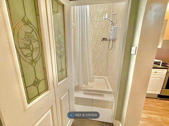 1 Bedroom Flat To Rent In Albion Road, Edinburgh, EH7