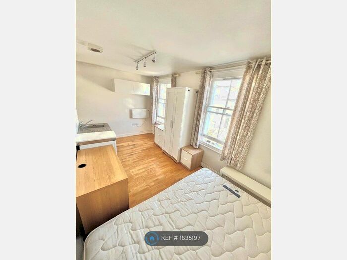 Studio To Rent In Mercia Grove, London, SE13