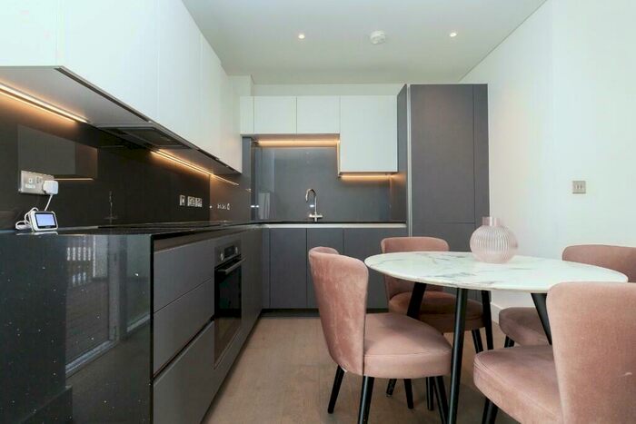 2 Bedroom Apartment To Rent In Gartons Way, London, SW11
