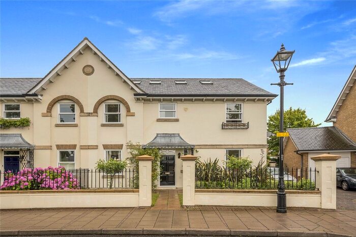 5 Bedroom Property To Rent In Wyatt Drive, Barnes, SW13