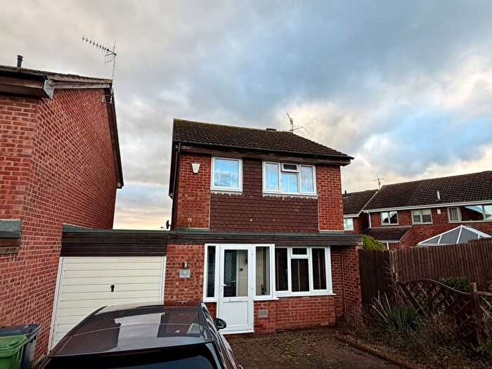 3 Bedroom Property To Rent In Cherry Close, Evesham, WR11