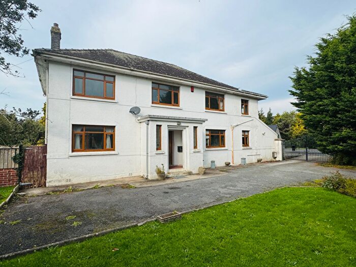 4 Bedroom Property To Rent In Station Road, Carmarthen, SA33