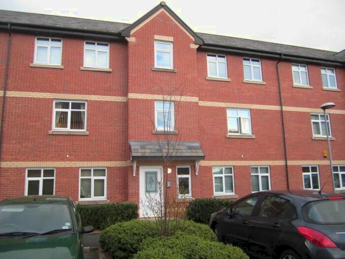 2 Bedroom Flat To Rent In Pendle Court, Leigh, Greater Manchester, WN7