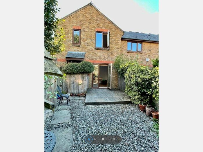 1 Bedroom Terraced House To Rent In Vinegar Street, London, E1W