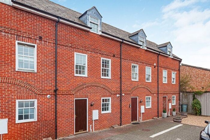 4 Bedroom Town House To Rent In Cherwell Wharf, Banbury, OX16