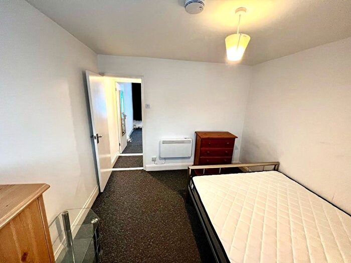 1 Bedroom Flat For Sale In Skinner Street, Gillingham, ME7