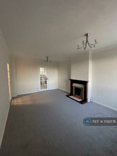 2 Bedroom Maisonette To Rent In Linkway Gardens, Leicester, LE3