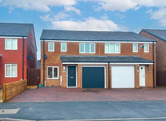 3 Bedroom Semi Detached House For Sale In Lamport Lane, Kingsthorpe, Northampton, NN2