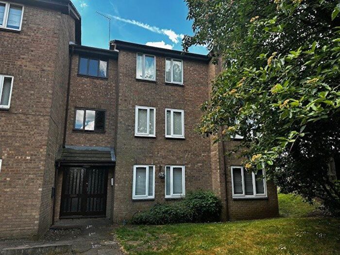 2 Bedroom Flat To Rent In Tunwell Lane, Corby, NN17