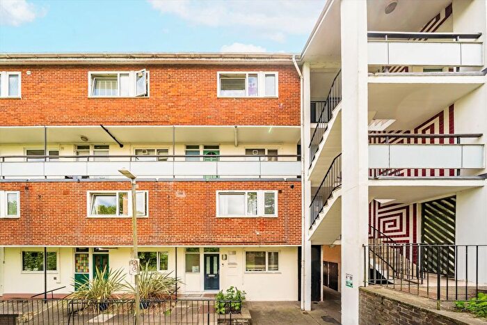4 Bedroom Flat To Rent In Farlington Place, Putney, SW15