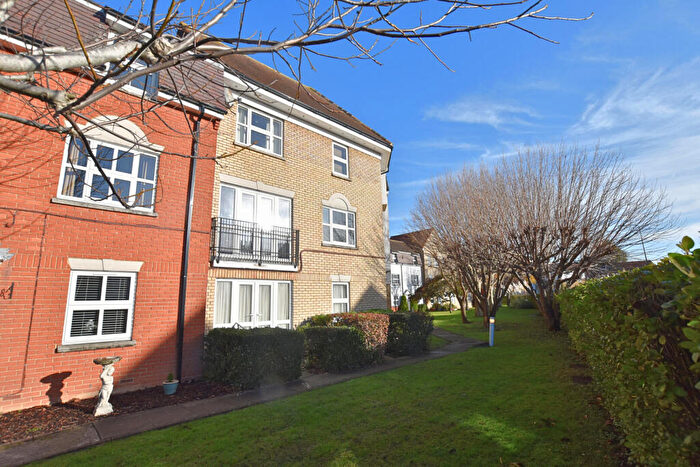 2 Bedroom Apartment For Sale In Tallow Gate, South Woodham Ferrers, Chelmsford, CM3