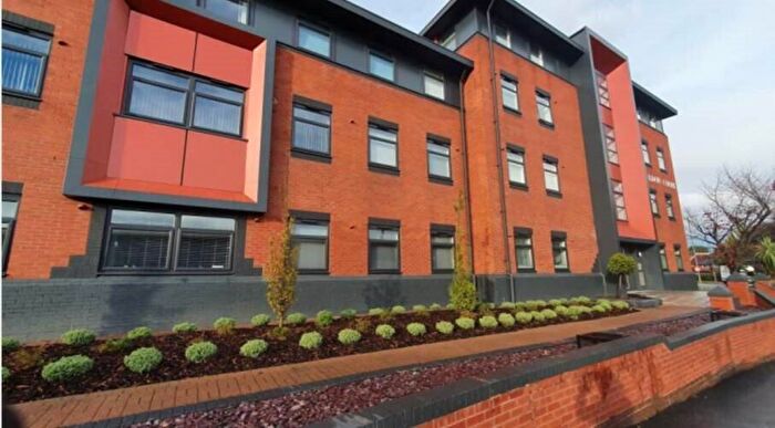 2 Bedroom Flat To Rent In Wagon Lane, Birmingham, West Midlands, B26