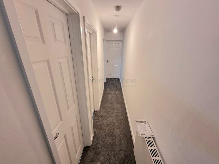 3 Bedroom Flat To Rent In High Street, Barry, The Vale Of Glamorgan., CF62