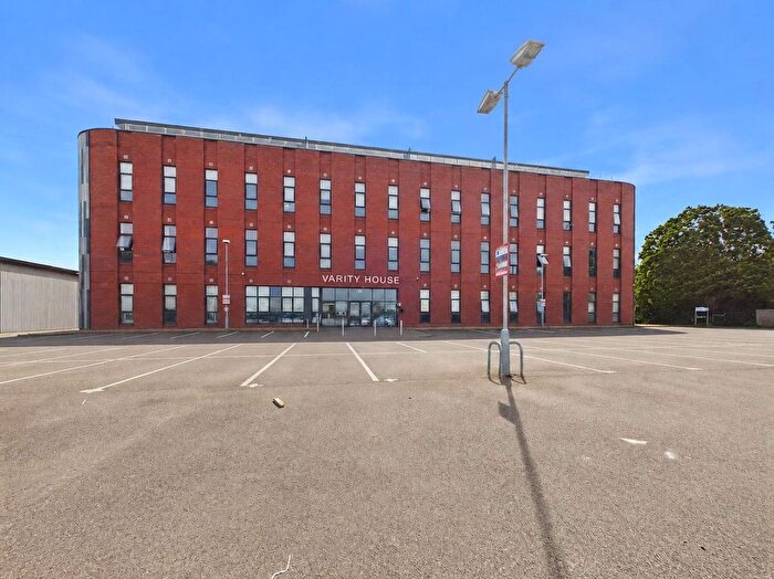 2 Bedroom Flat For Sale In Vicarage Farm Road, Peterborough, PE1