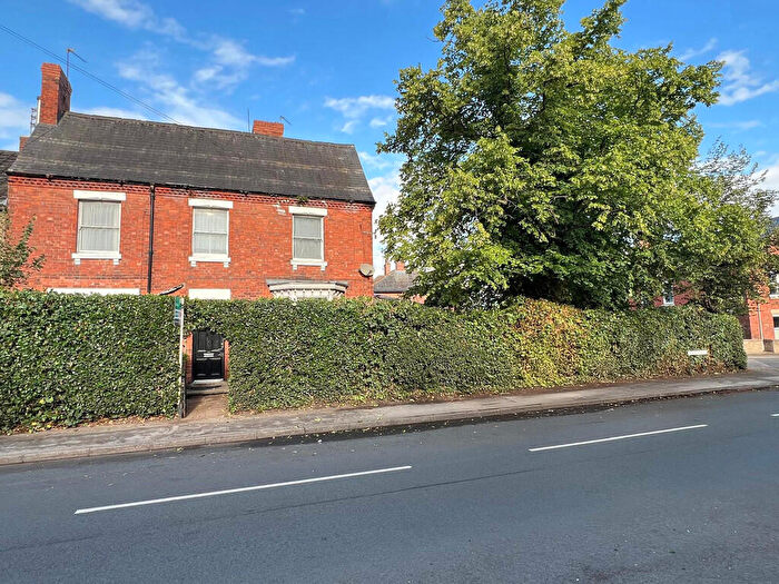5 Bedroom Semi-Detached House For Sale In Queen Street, Retford, DN22