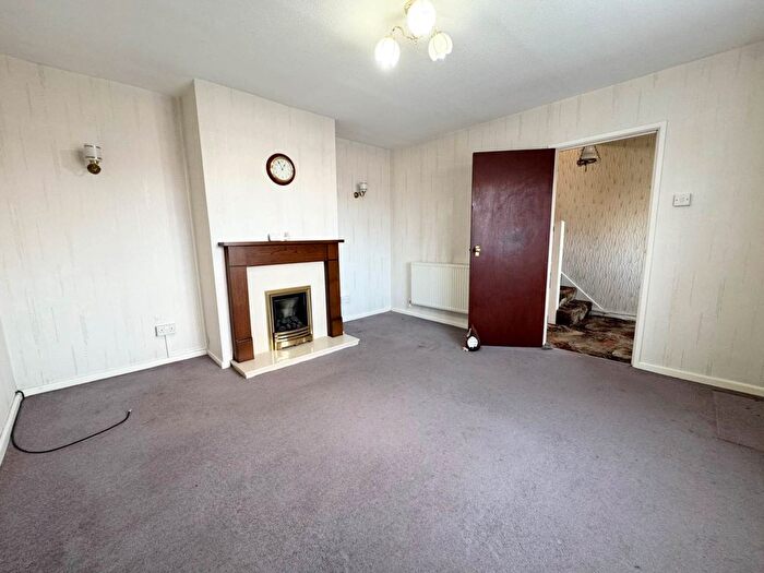 3 Bedroom Semi-detached House For Sale In Brook Road, Borehamwood, WD6