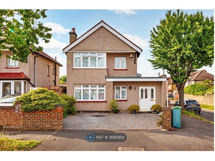 3 Bedroom Detached House To Rent In Paget Avenue, Sutton, SM1