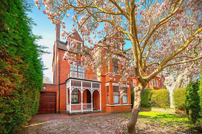 8 Bedroom Detached House For Sale In Strawberry Hill Road, Twickenham, TW1