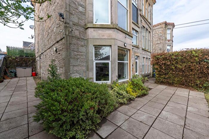 3 Bedroom Flat For Sale In Finnart Street, Greenock, PA16