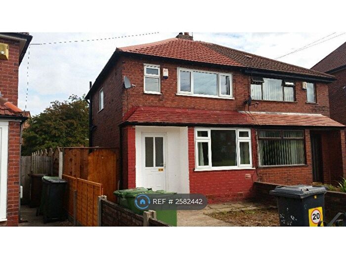 2 Bedroom Semi-Detached House To Rent In Thornhill Road, Manchester, M43