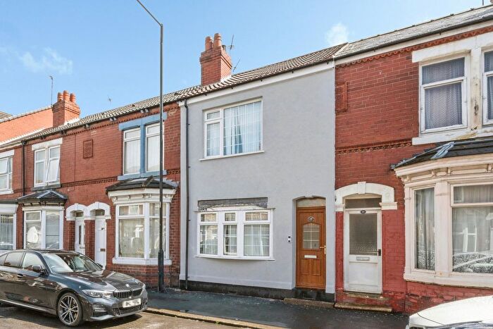 3 Bedroom Terraced House For Sale In Lowther Road, Doncaster, DN1