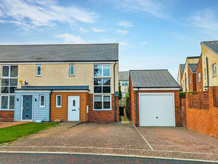 3 Bedroom End Of Terrace House To Rent In Bowden Close, Newcastle Upon Tyne, NE13