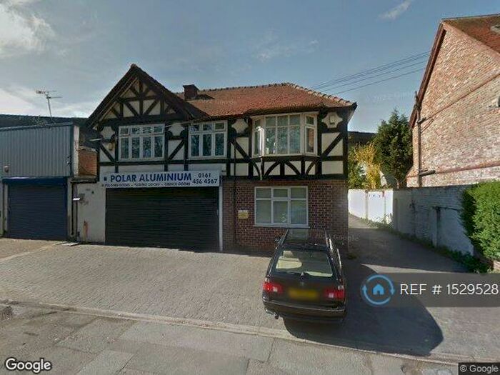 2 Bedroom Semi-Detached House To Rent In Buxton Road, Stockport, SK7