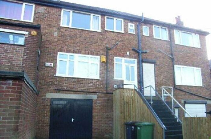 1 Bedroom Flat To Rent In Tinshill Road, Leeds, West Yorkshire, LS16